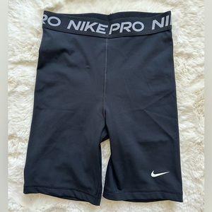 Nike Pro 365 Women's High-Waisted 7" Shorts, Black, Size XS